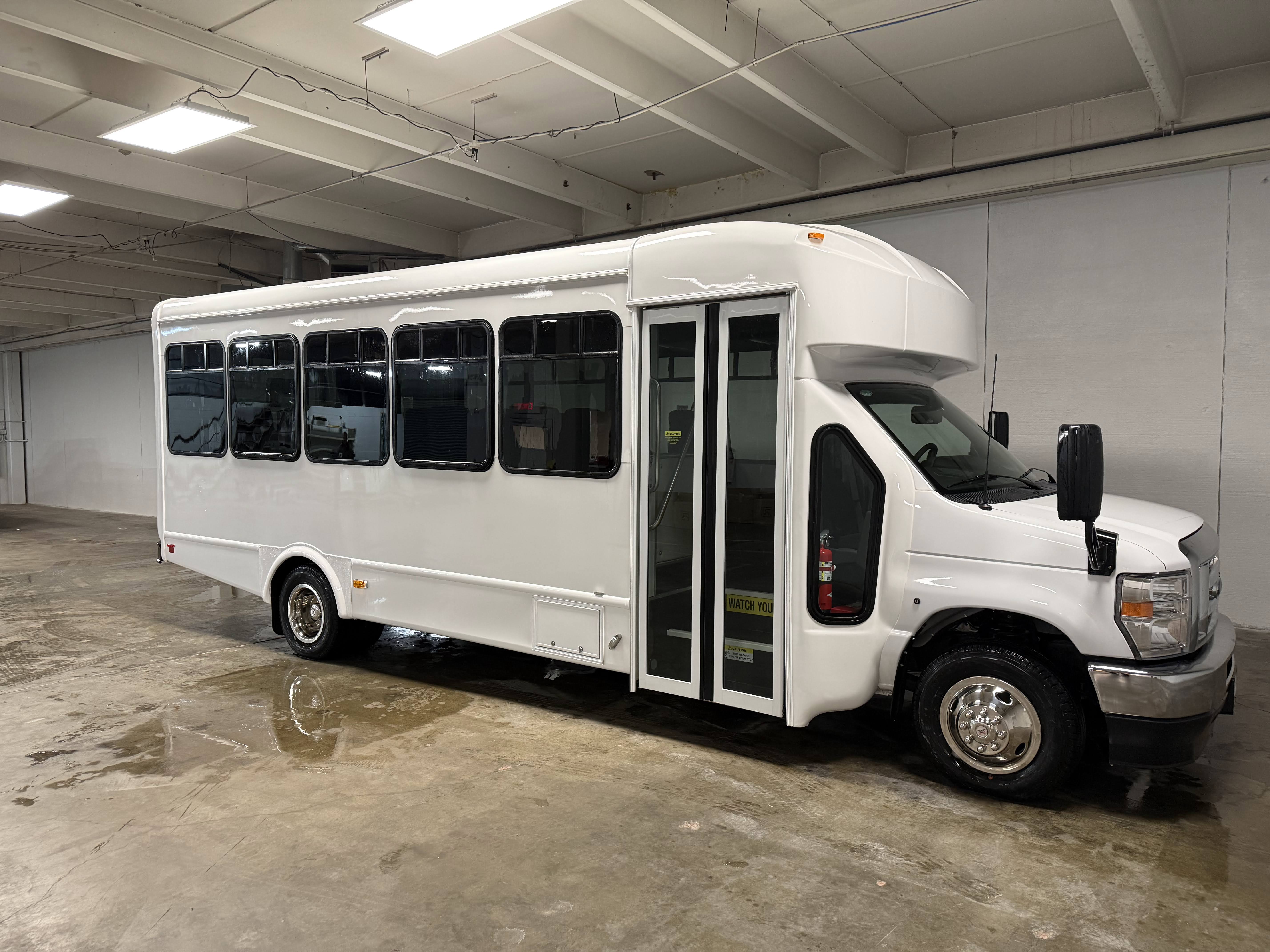 Glaval Universal 25 Passenger